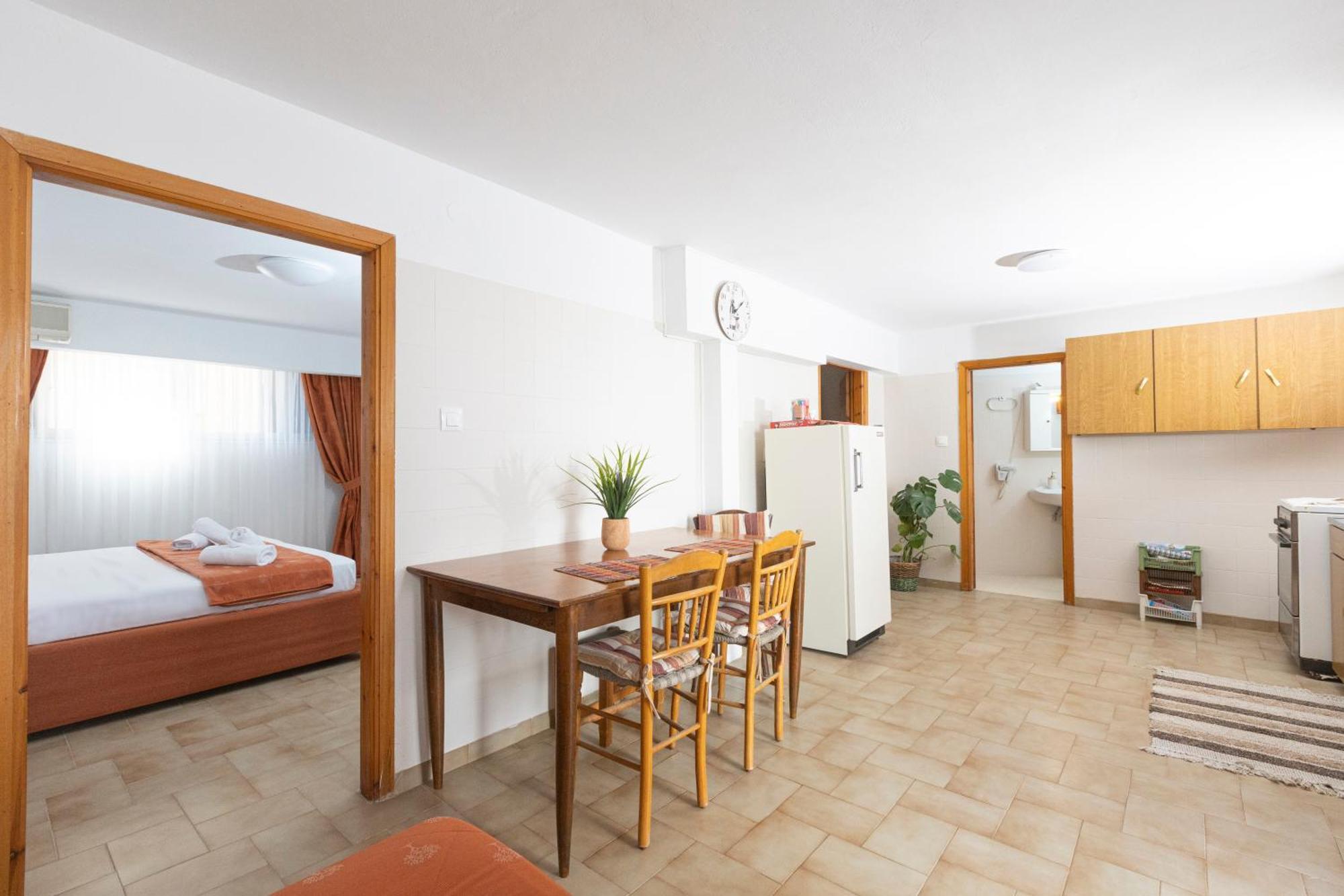 Agia Marina  Oelia Rooms & Apartments מראה חיצוני תמונה
